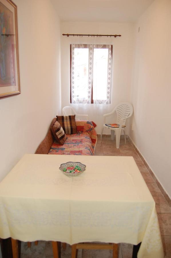 Apartments Villa Angela Krk Town Εξωτερικό φωτογραφία